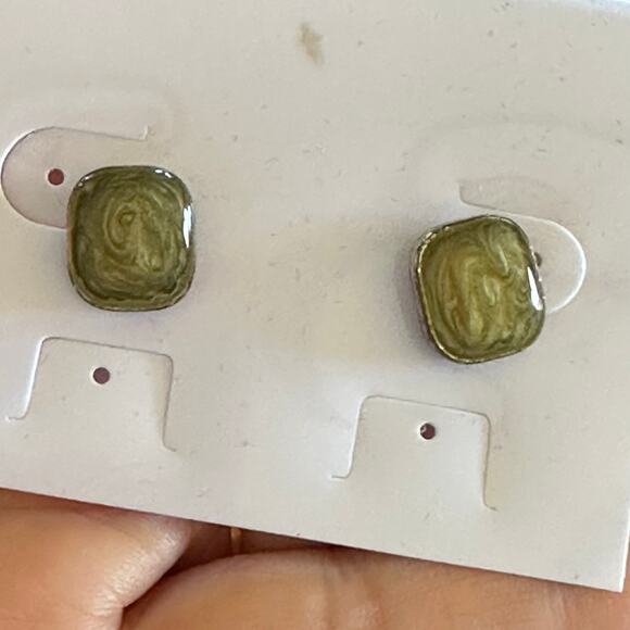 BOGO FREE GREEN MARBLED STUD EARRINGS - Picture 1 of 3